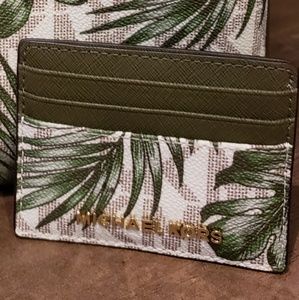 Michael Kors Olive Palm wallet